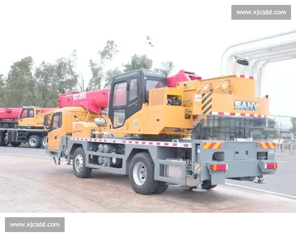 激烈吊车比赛现场精彩对决挑战极限力量与技巧的完美融合